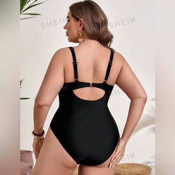 2X Retro Colour Block One Piece Swimsuit w/ built-in belt & underwire support - Picture 4 of 5